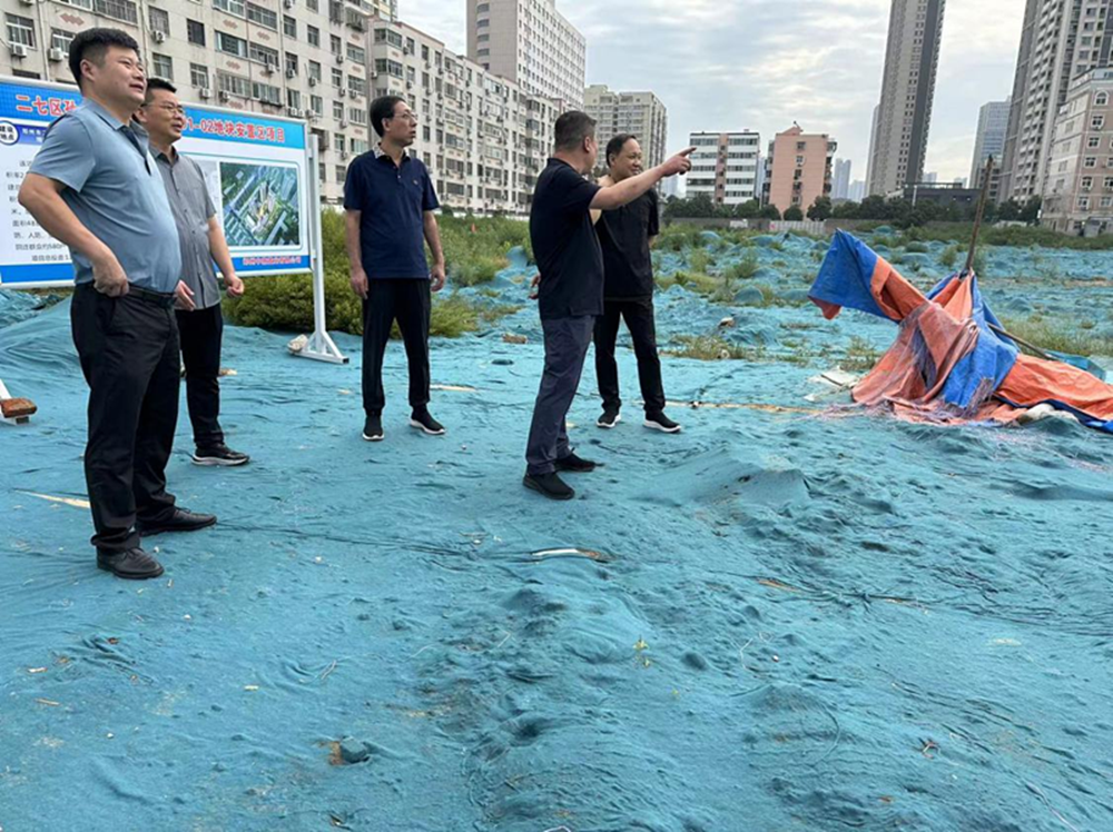 MK体育在线登录党委委员、副总经理张岩到侯寨新镇区安置区调研项目建设工作