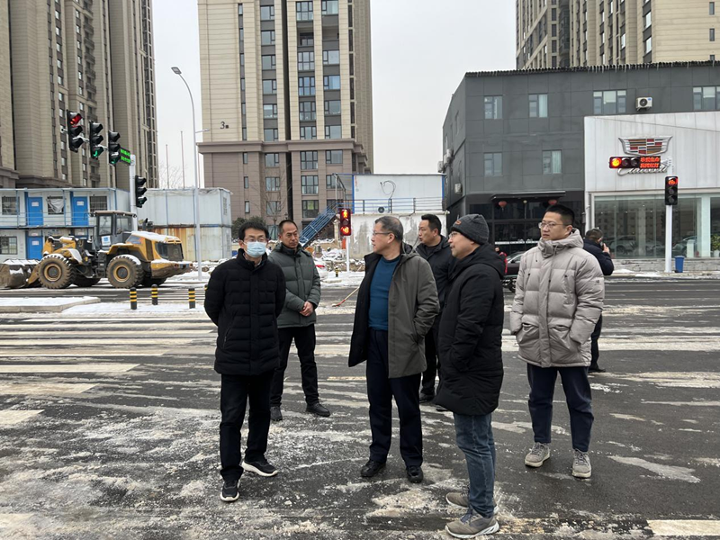 MK体育在线登录总经理助理黄志澎到市政道路项目检查指导工作